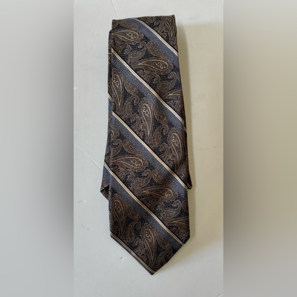 Elegant Paisley Men's Tie